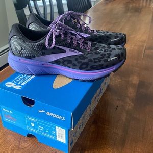 Women, Brooks Ghost 14, size 9, gently used